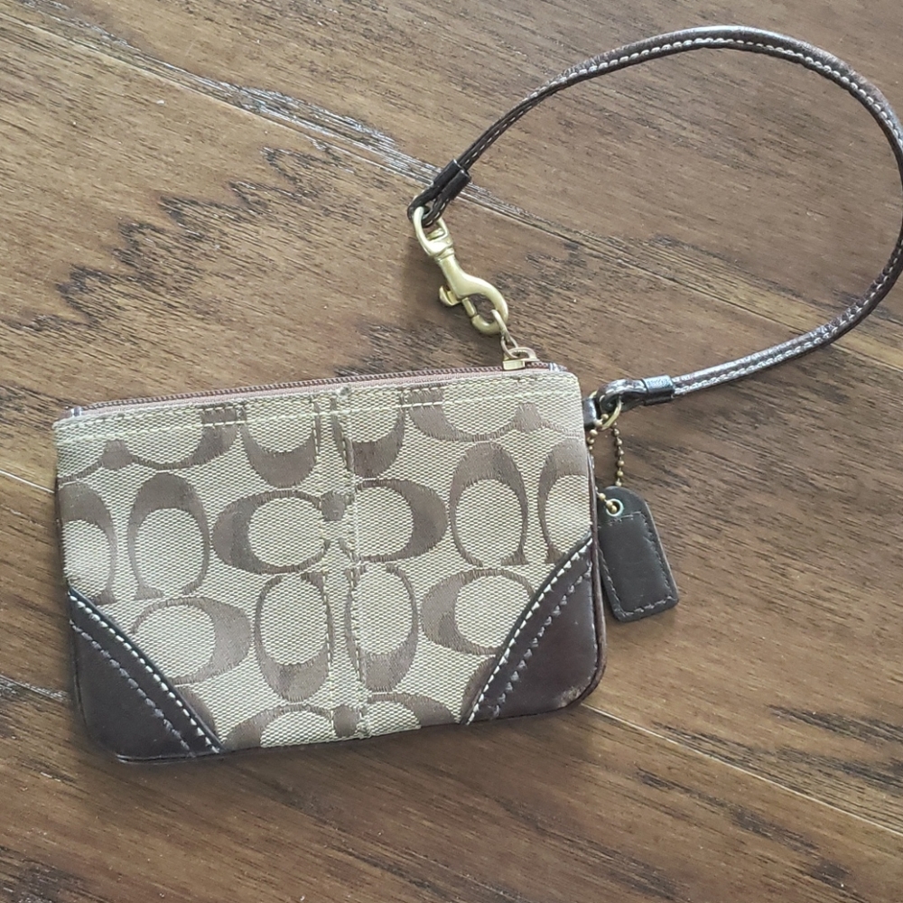 Classic Coach Wrislet